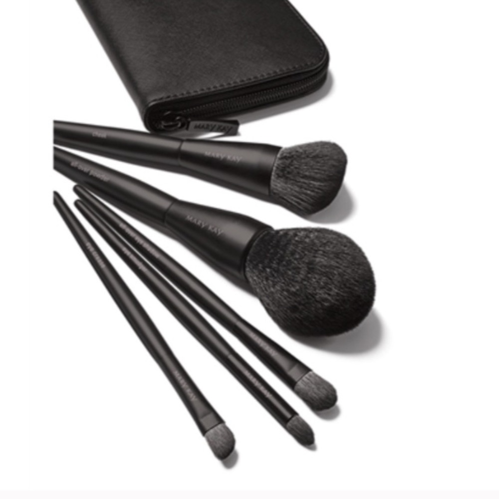 Mary Kay Essential Brush Collection Set of 5